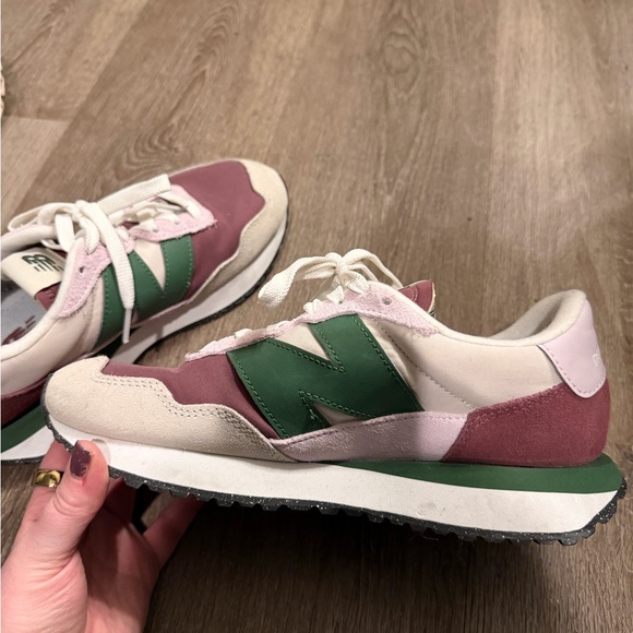 New Balance 237 Women’s 8 - Picture 4 of 7